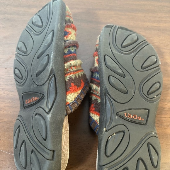 Taos Footwear Women's Multicolor Slip-On Shoes - Picture 5 of 7